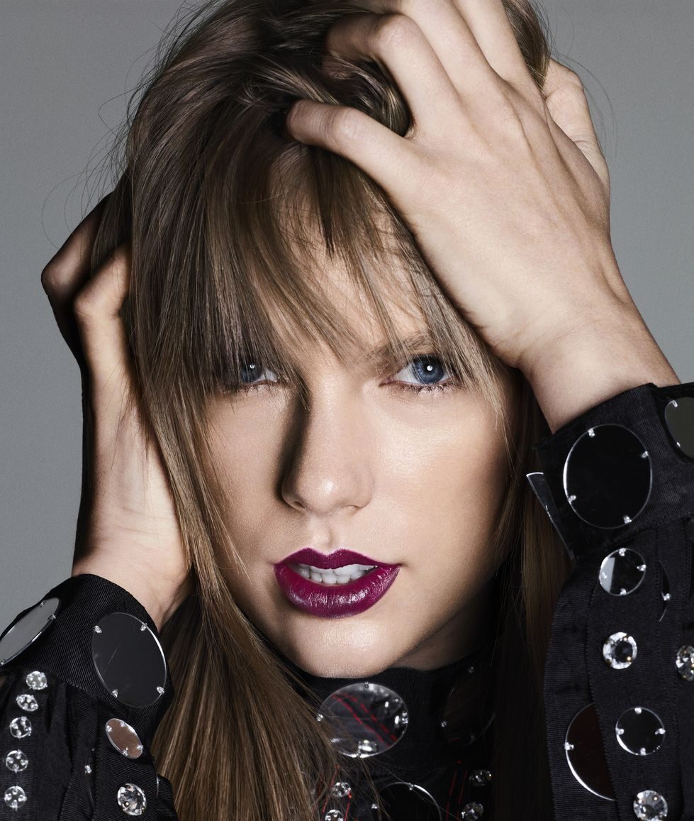 Taylor Swift Rocks Two Stunning Minidresses During Las Vegas Getaway: New Photos Revealed!